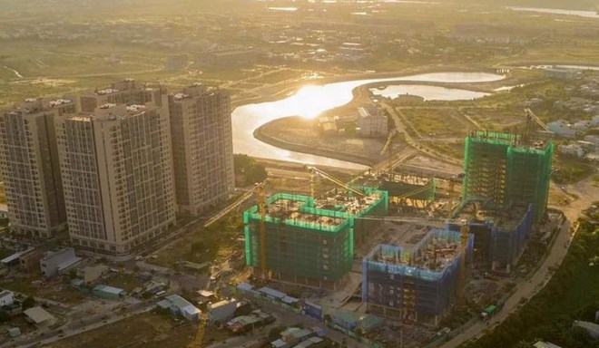 Da Nang guia para confirmar la compra de viviendas sociales sin contratos laborales. Foto: Nguyen Linh