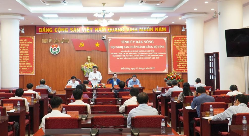 Dak no completo con urgencia el trabajo restante antes de desplegar un modelo de gobierno local de 2 niveles. Foto: Hoang Bao