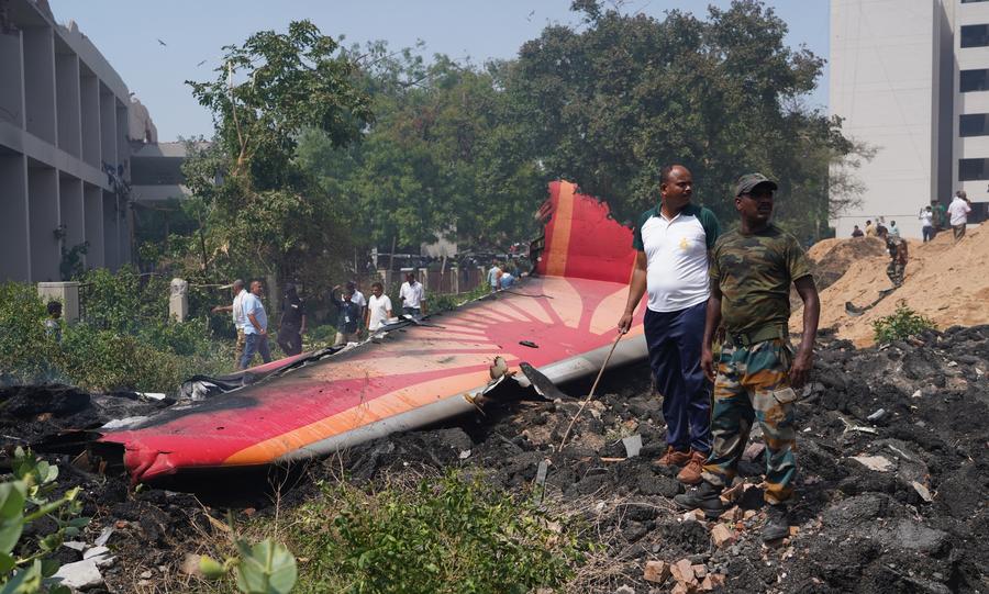 La escena del accidente aereo de Air India. Foto: Xinhua