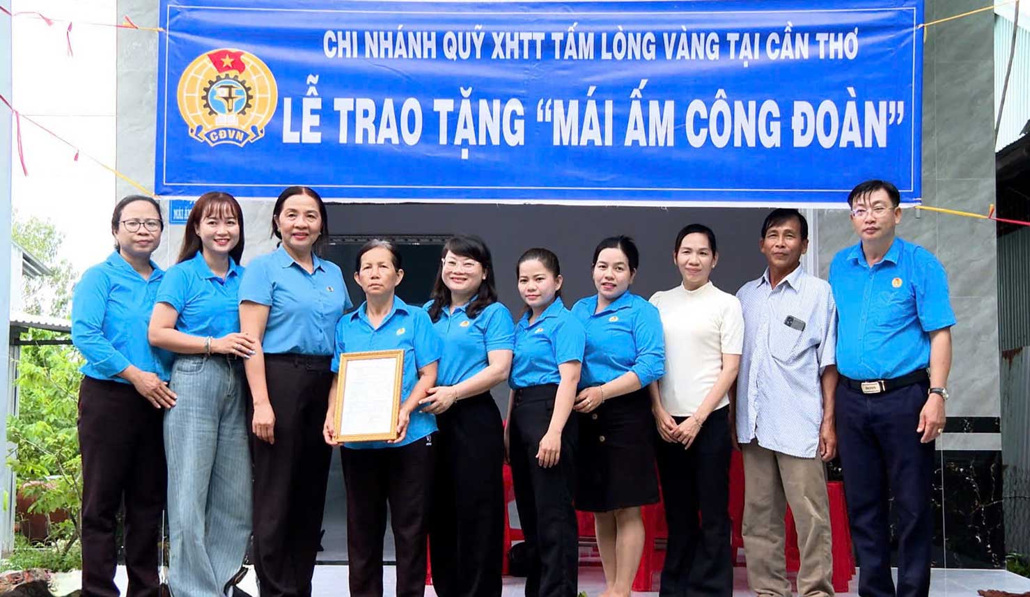 Mai am Cong doan giup doan vien on dinh cuoc song. Anh: LDLD huyen Thoi Lai