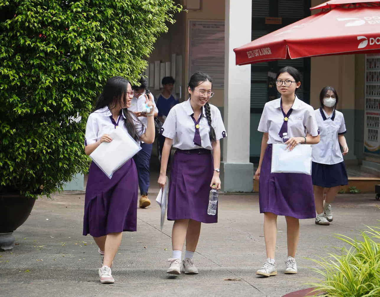 Niem vui cua thi sinh tai TPHCM sau khi roi phong thi mon Ngu van. Anh: Chan Phuc