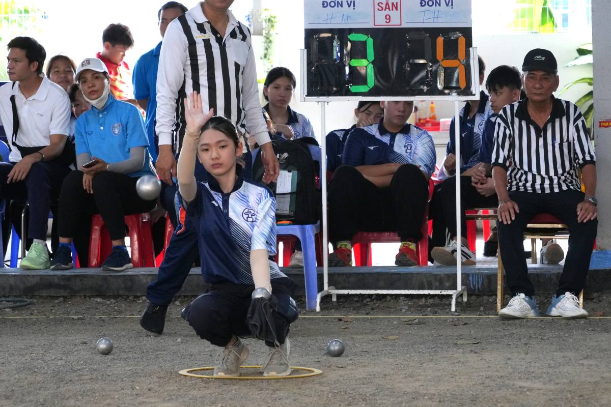 Athletes from Hanoi compete in the 2025 National Youth and Youth Gold Medal Championship. Photo: Thanh An
