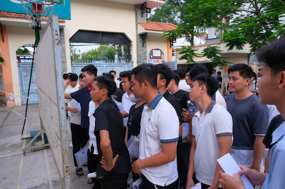 Thi sinh tai Can Tho tham du ky thi tot nghiep THPT nam 2025. Anh: Phong Linh
