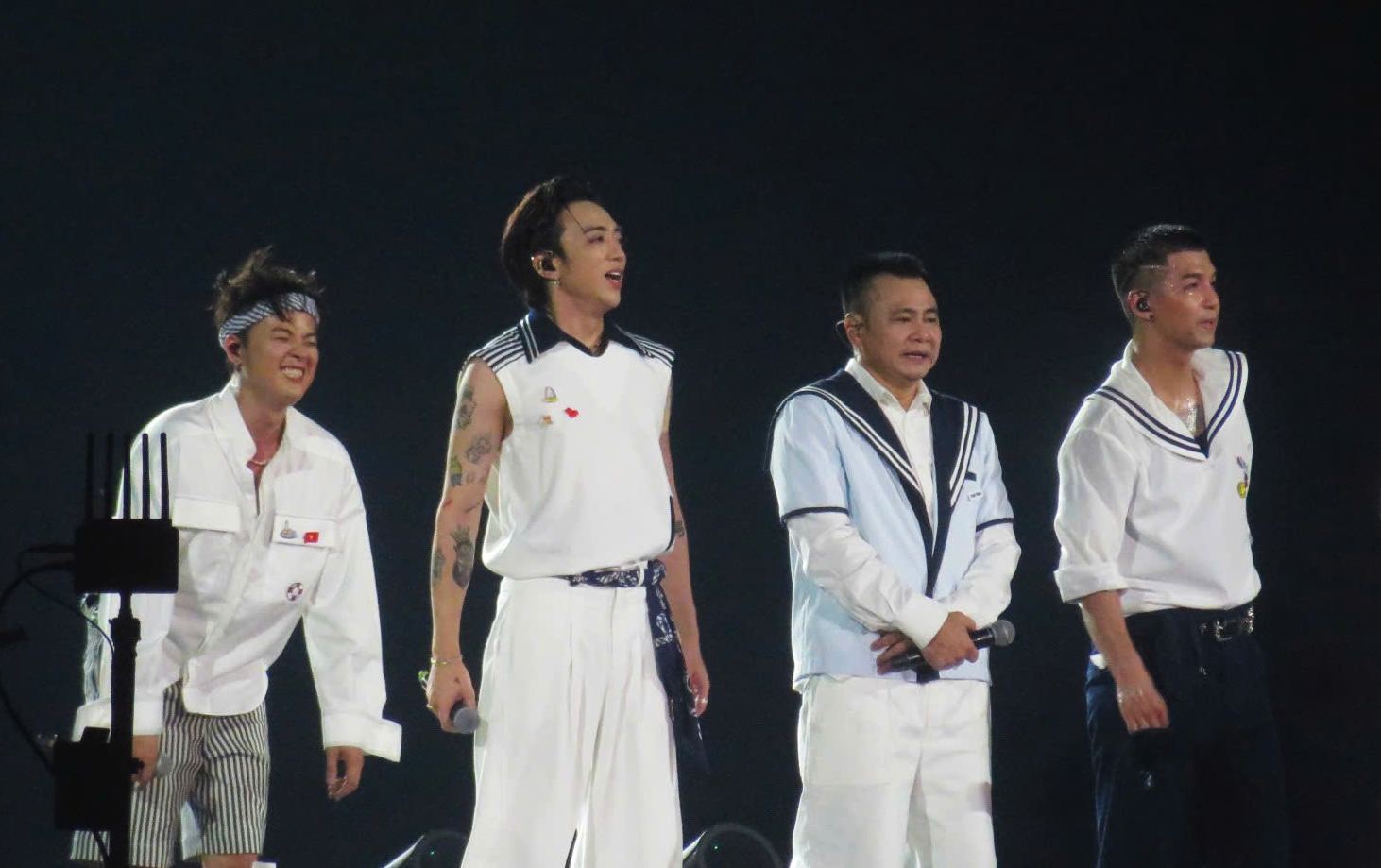 Thanh Duy, Soobin, People's Artist Tu Long, Cuong Seven at the Call Me by Fire concert on the 5th night. Photo: Huyen Chi