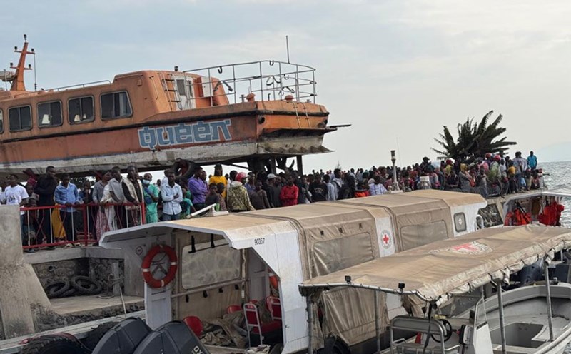 The crowded scene at the Ha Kivu fishing port (Democratic Republic of Congo). Photo: Xinhua