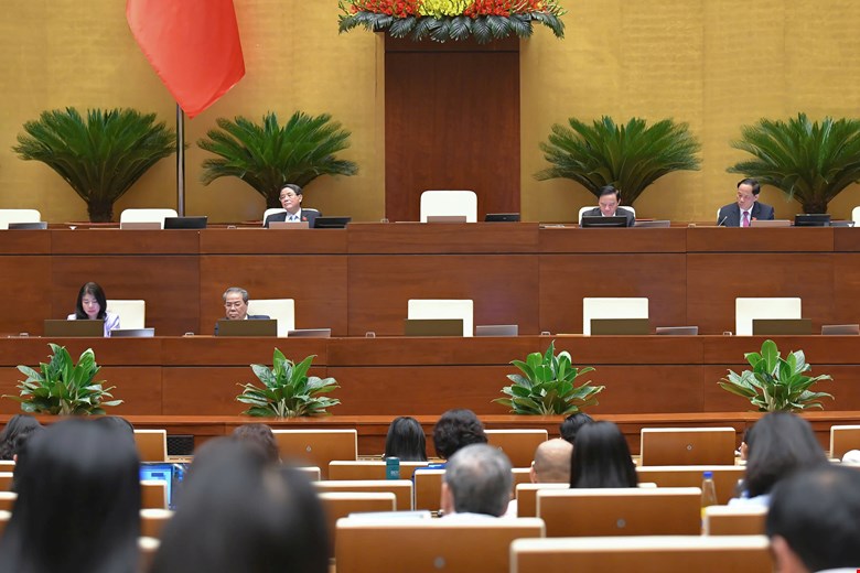 Du thao Nghi quyet cua Quoc hoi sua doi, bo sung mot so dieu cua Hien phap nam 2013 quy dinh: Cong doan Viet Nam la dai dien duy nhat cua nguoi lao dong o cap quoc gia trong quan he lao dong va quan he quoc te ve cong doan. Anh: Quochoi.vn