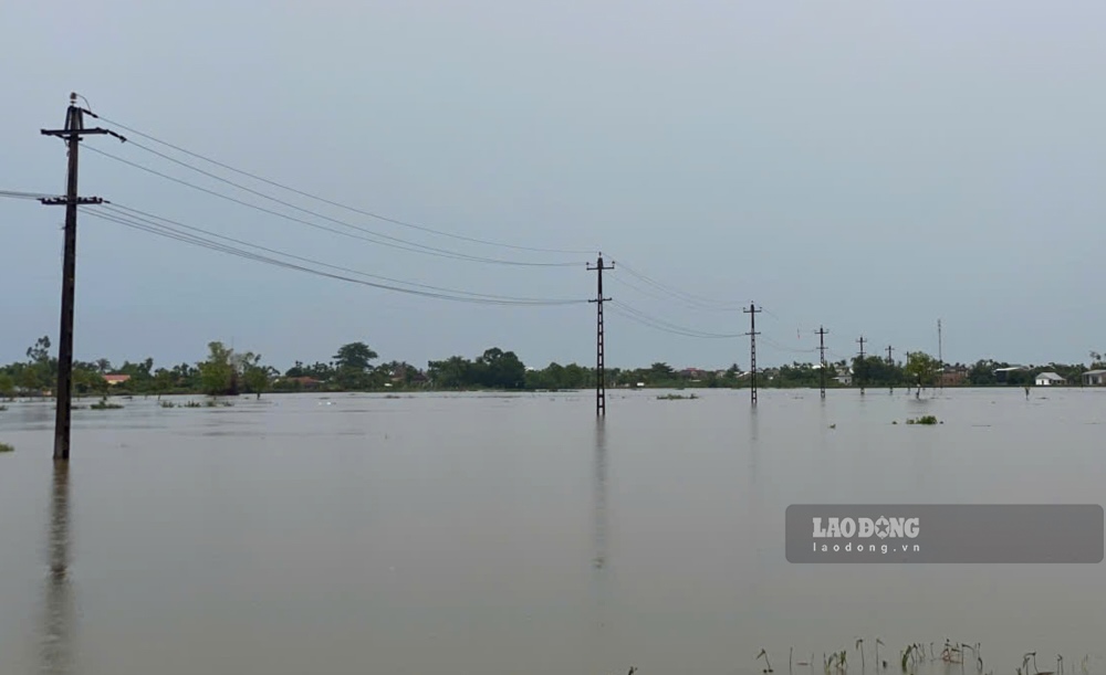 Hien tai, nguoi dan duoc khuyen cao han che di chuyen qua cac khu vuc ngap sau, dong thoi tiep tuc theo doi cac thong bao canh bao thoi tiet de chu dong cac bien phap phong tranh, ung pho voi mua lu keo dai.