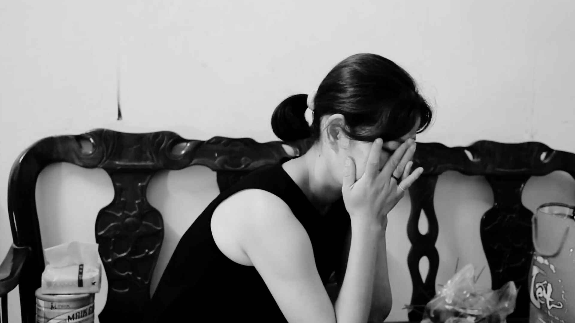 Sau lớp vỏ ngọt ngào qua mạng là bi kịch hôn nhân với những chiêu trò thao túng tâm lý tinh vi. Ảnh: Huyền Trang