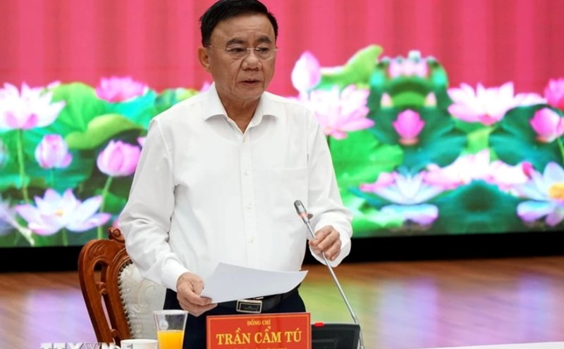 Politburo member and Standing member of the Secretariat Tran Cam Tu has just signed and issued Instruction No. 08-HD/TU dated June 10, 2025 on "Implementing some contents of Regulation 296-QD/TU dated May 30, 2025 of the Party Central Committee on inspection, supervision and discipline of the Party". Photo: VNA