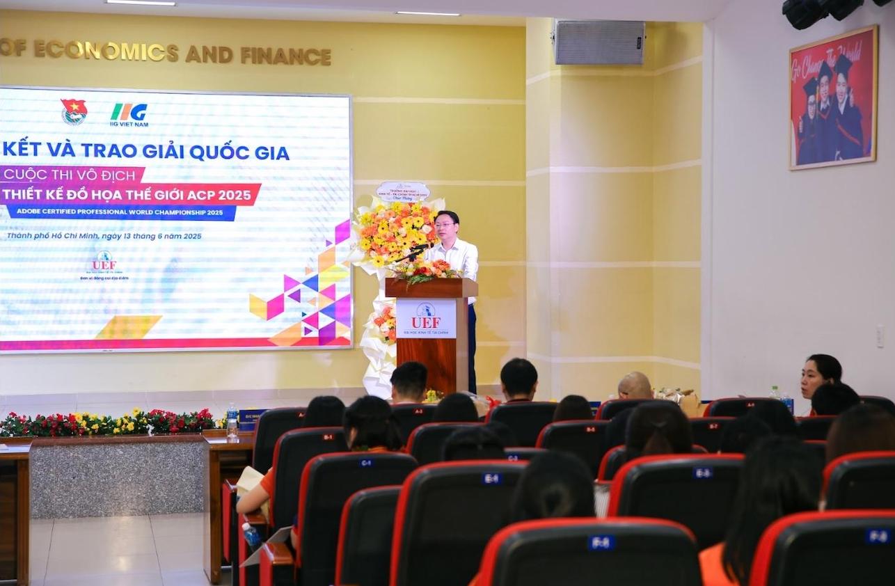 Ong Tran Huu - Giam doc Trung tam Phat trien Khoa hoc, Cong nghe va Tai nang tre - phat bieu tai buoi le. Anh: Ban to chuc