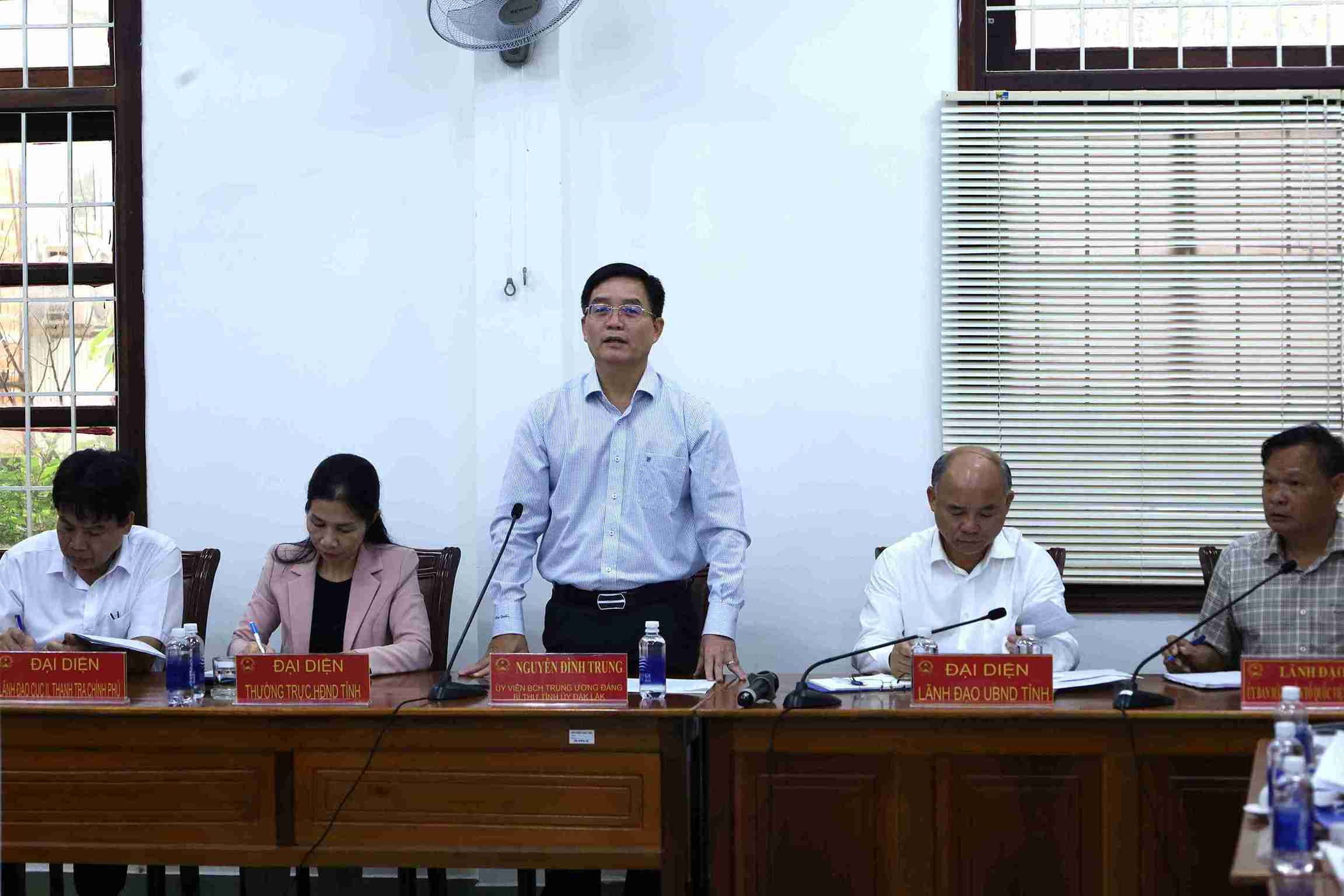 Miembro del Comite Central del Partido, Secretario del Comite del Partido Provincial Dak Lak solicito a las autoridades que resuelvan los casos pronto en Thang Loi Coffee Stock Company. Foto: Bao Trung