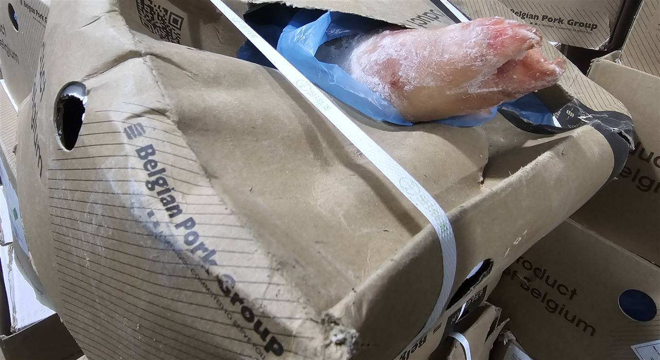 8,5 tấn chân gà, chân lợn không rõ nguồn gốc vừa được phát hiện tại Cao Bằng. Ảnh: Công an Cao Bằng