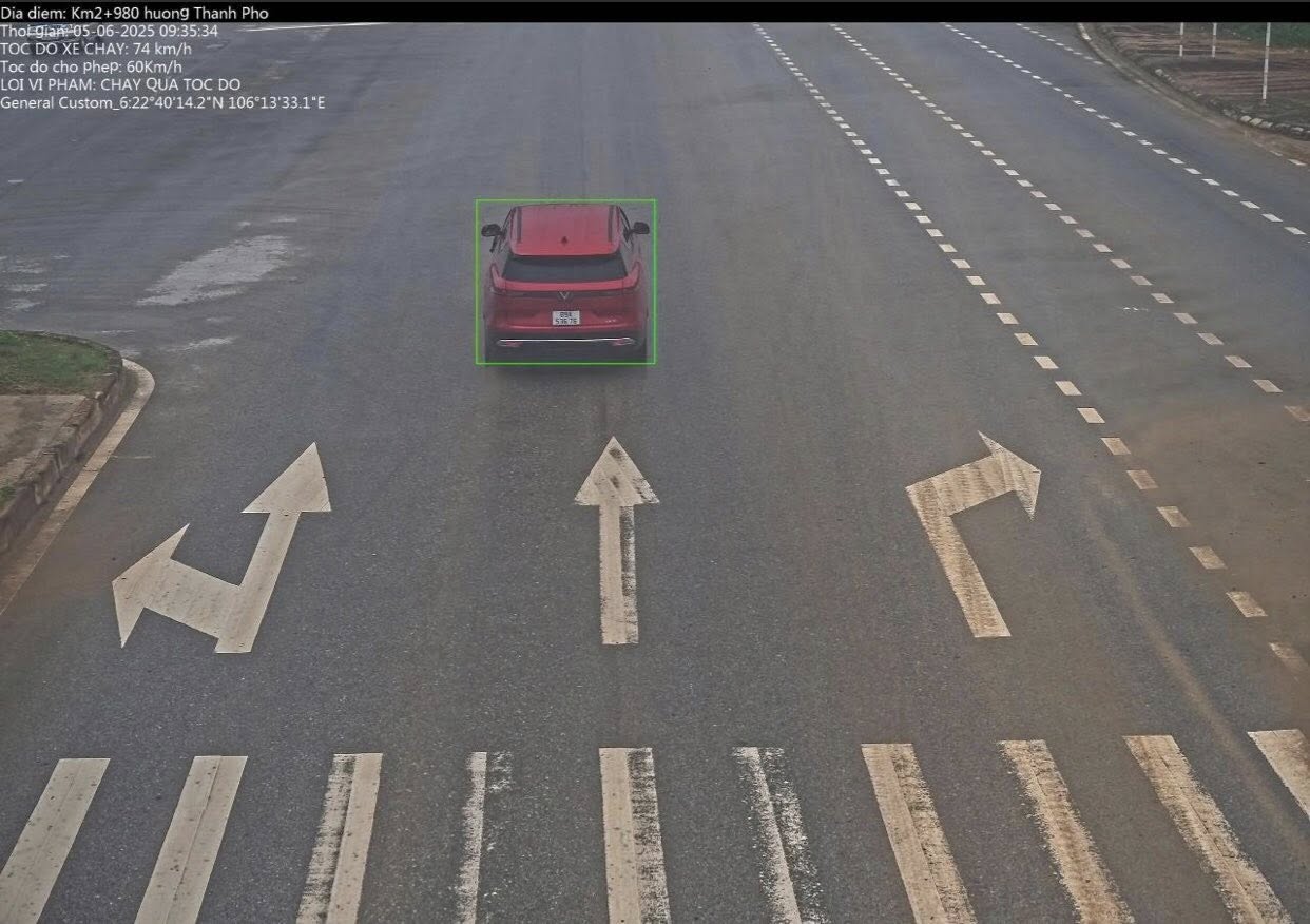 Muchos vehiculos provinciales fueron castigados en Cao Bang. Foto: Cao Bang Police