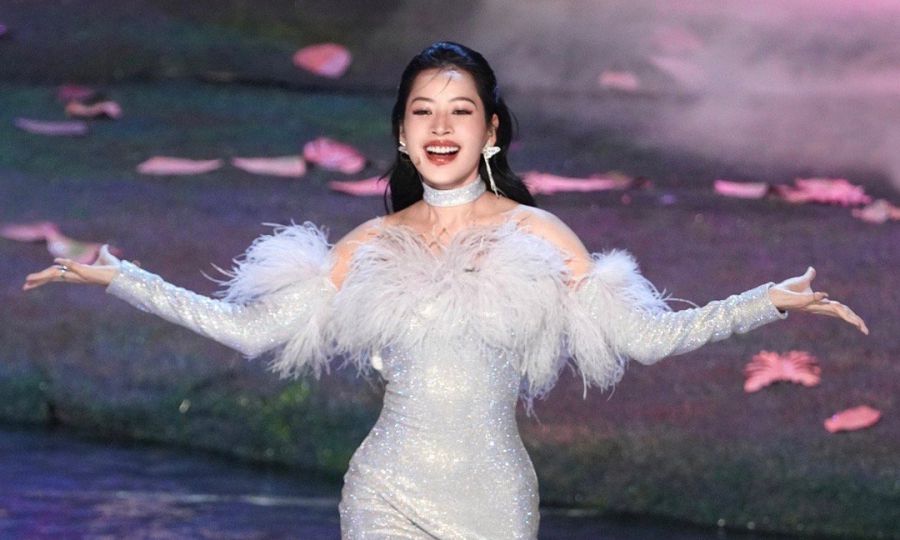 Chi Pu impresiona al hermoso viento chino. Foto: Gom Media proporcionado