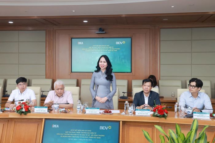 Ba Le Hoang Oanh - Cuc truong Cuc TMDT va KTS chia se ve dinh huong hop tac. Anh BIDV