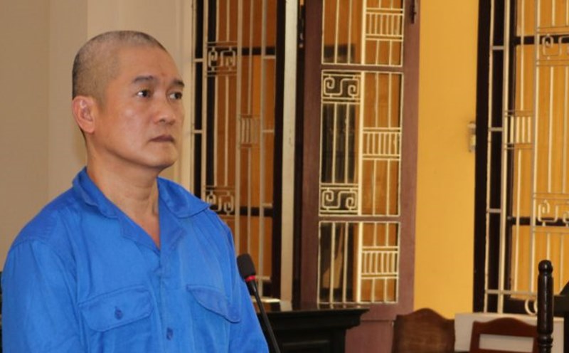 The People's Court of Tra Vinh province sentenced the defendant to 10 years in prison for illegal drug trafficking. Photo: Provided by the police