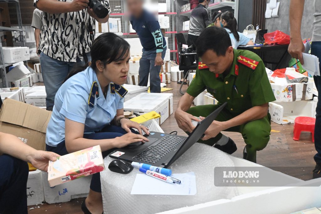 The authorities of Hanoi have just discovered a large quantity of cosmetics, functional foods, ... without invoices or documents proving their origin.
