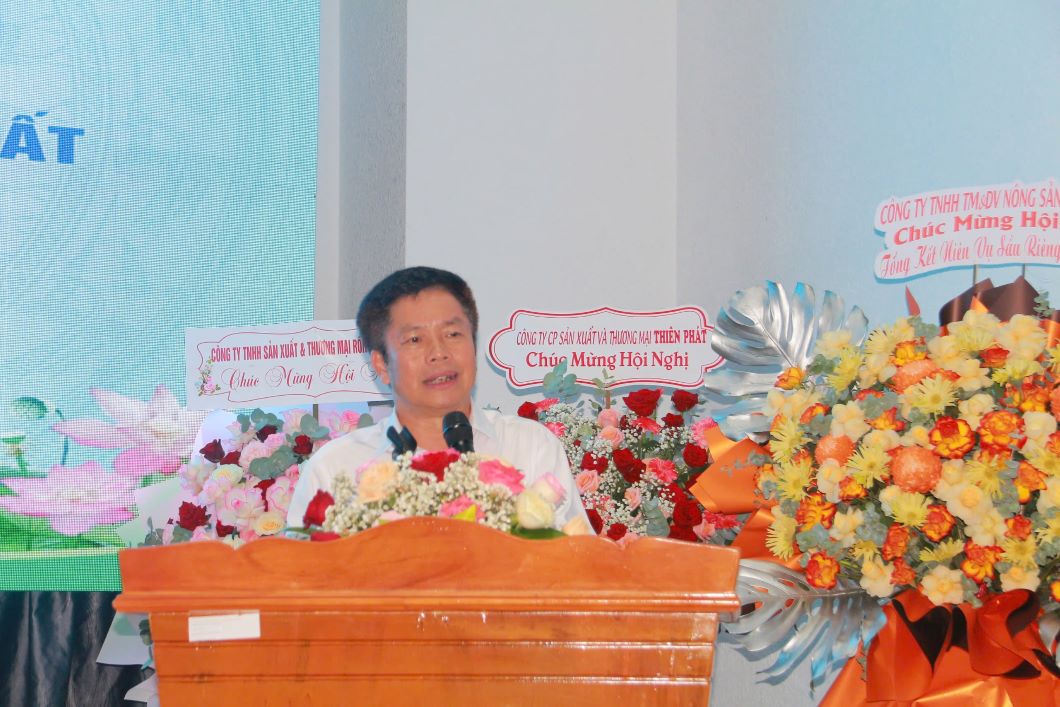 Mr. Nguyen Van Ha, Deputy Director of the Department of Agriculture and Environment of Dak Lak, shared about sustainable durian development. Photo: Thanh Quynh