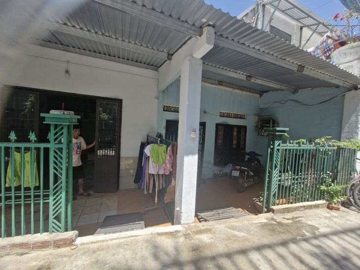 Living with suspended planning, many people in Khe Can residential area (Thanh Khe district, Da Nang city) cannot upgrade or repair their houses. Photo: Thu Giang