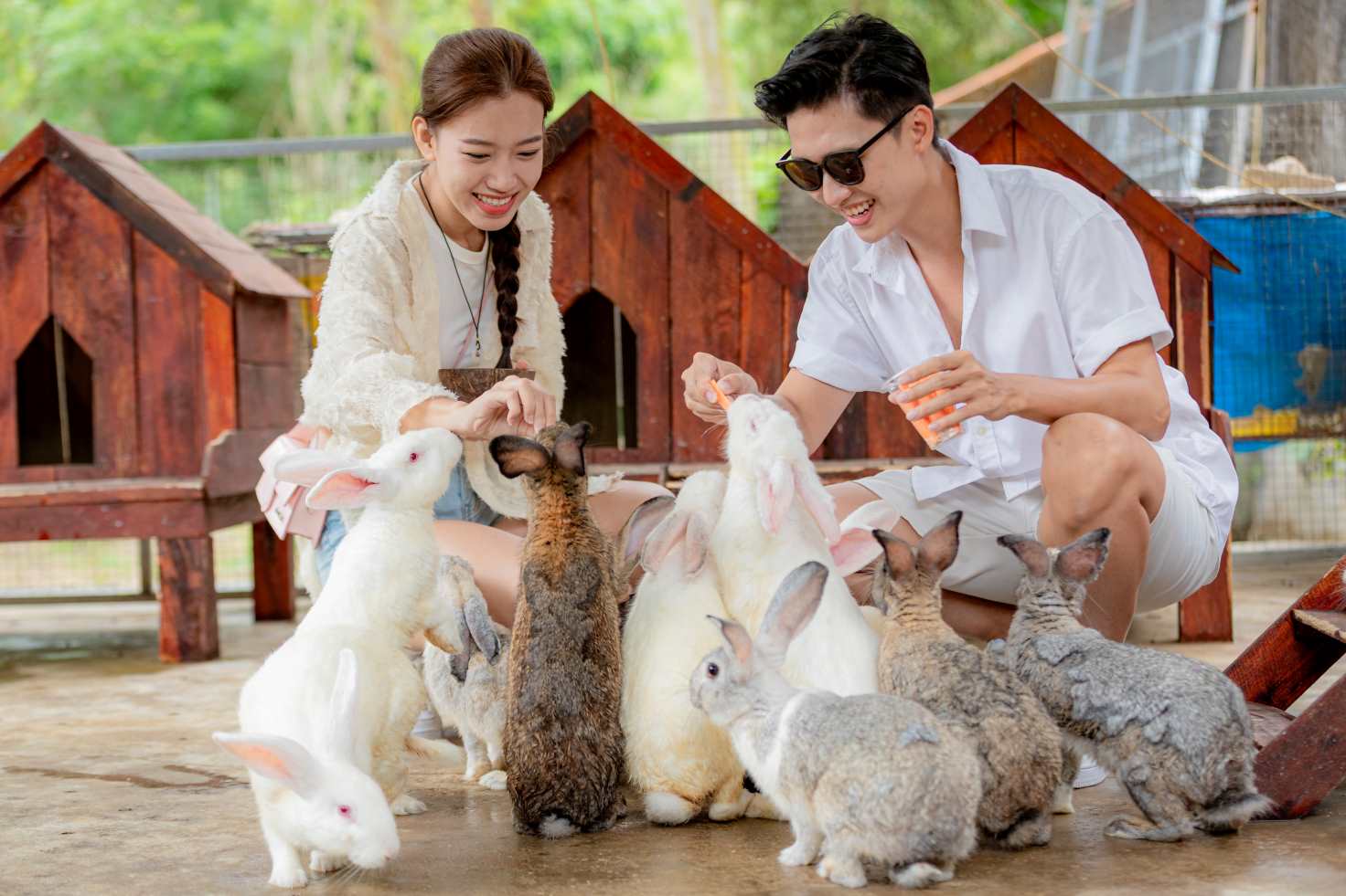 O day du khach co dip tiep xuc than thien voi muong thu. Anh: Thanh Thanh