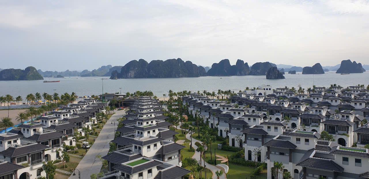 A new resort in Van Don. Photo: Nguyen Hung