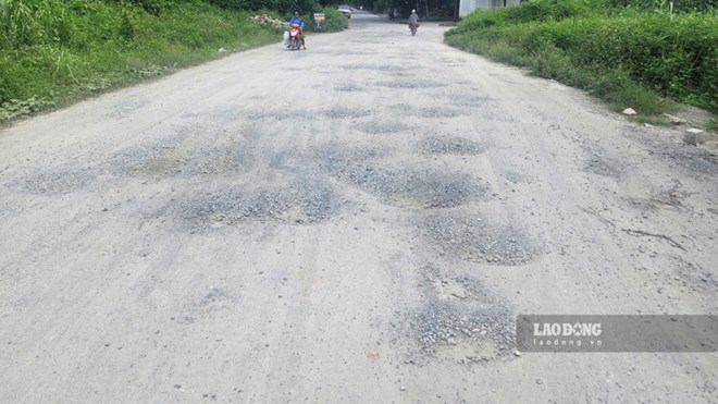 Người dân Lào Cai mòn mỏi chờ hoàn thiện 100 mét đường