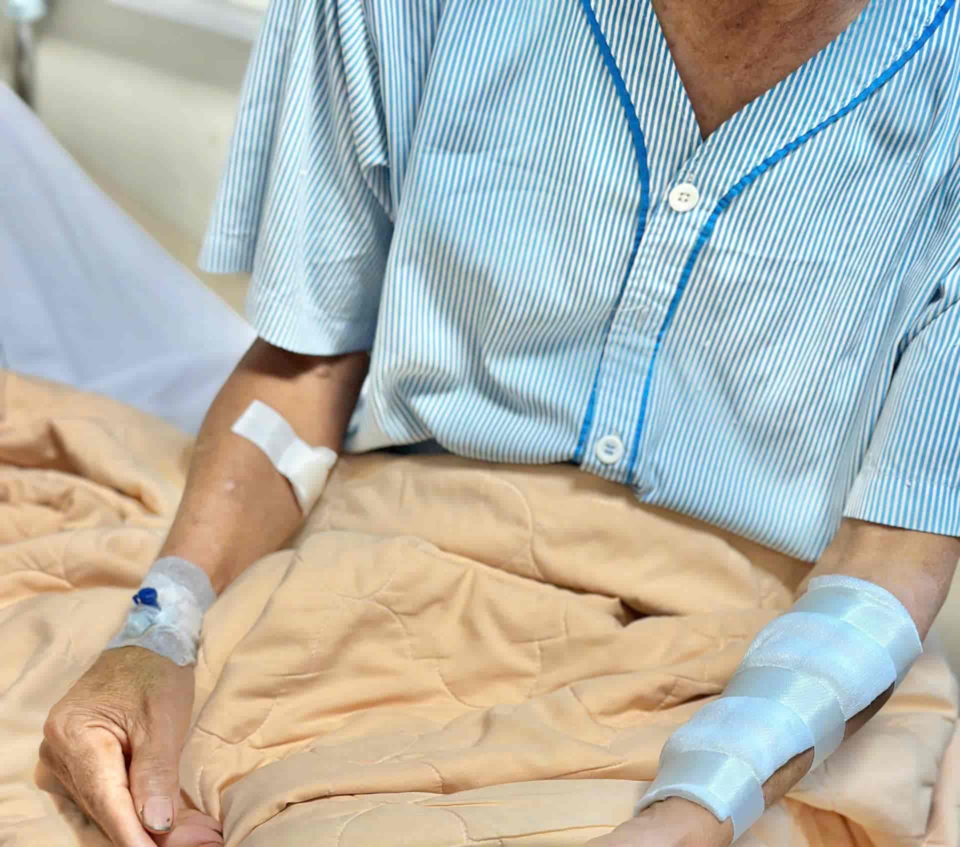 Mr. V suffered serious injuries and was treated by doctors, and his health gradually stabilized. Photo: Thanh Tuan