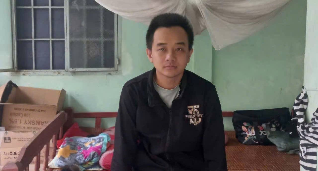 The young man Le Minh Luan (26 years old) suffered from end-stage kidney failure. Photo: Hoang Loc