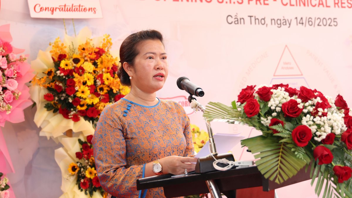 Anh: Ta Quang