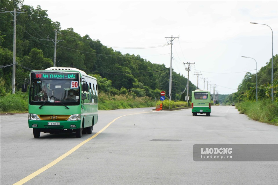 Route No. 90 (Pha Binh Khanh - Can Thanh, Ho Chi Minh City) - one of 28 routes with no tickets on June 16 if customers pay without cash. Photo: Thanh Chan