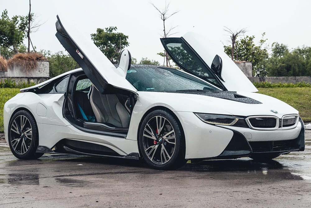 BMW i8 se vende poco mas de 2 mil millones en Vietnam. Foto: Hong Phuc