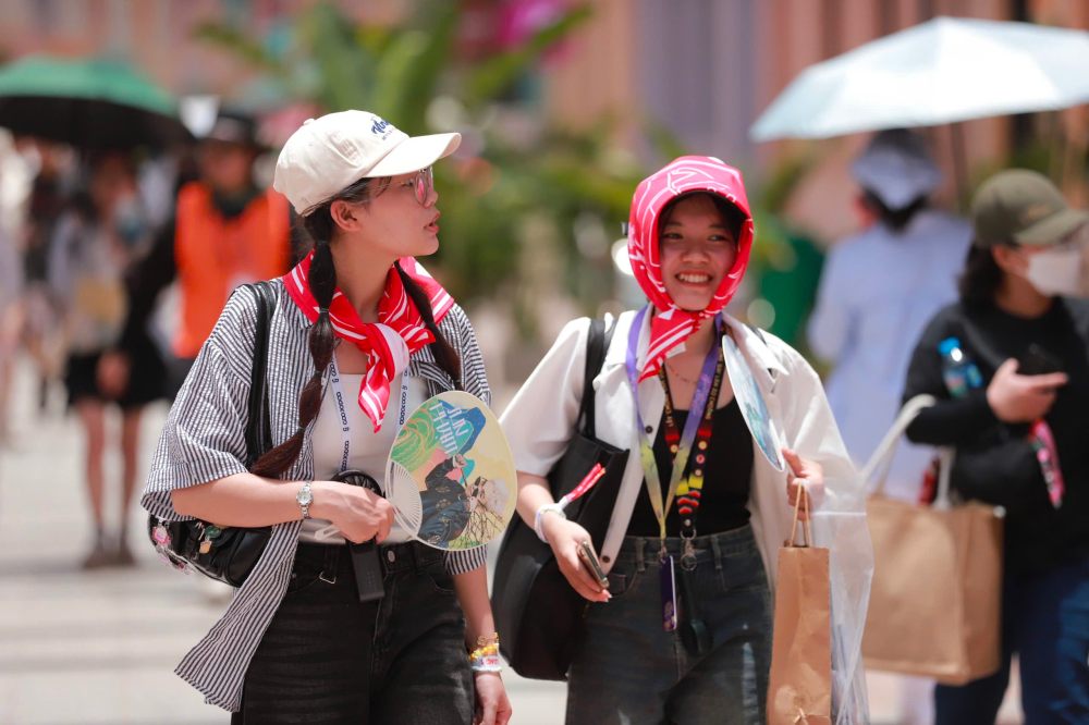 La audiencia del equipo soleado participo en el concierto en el quinto hermano que supero a miles de espinas. Foto: Huyen Chi