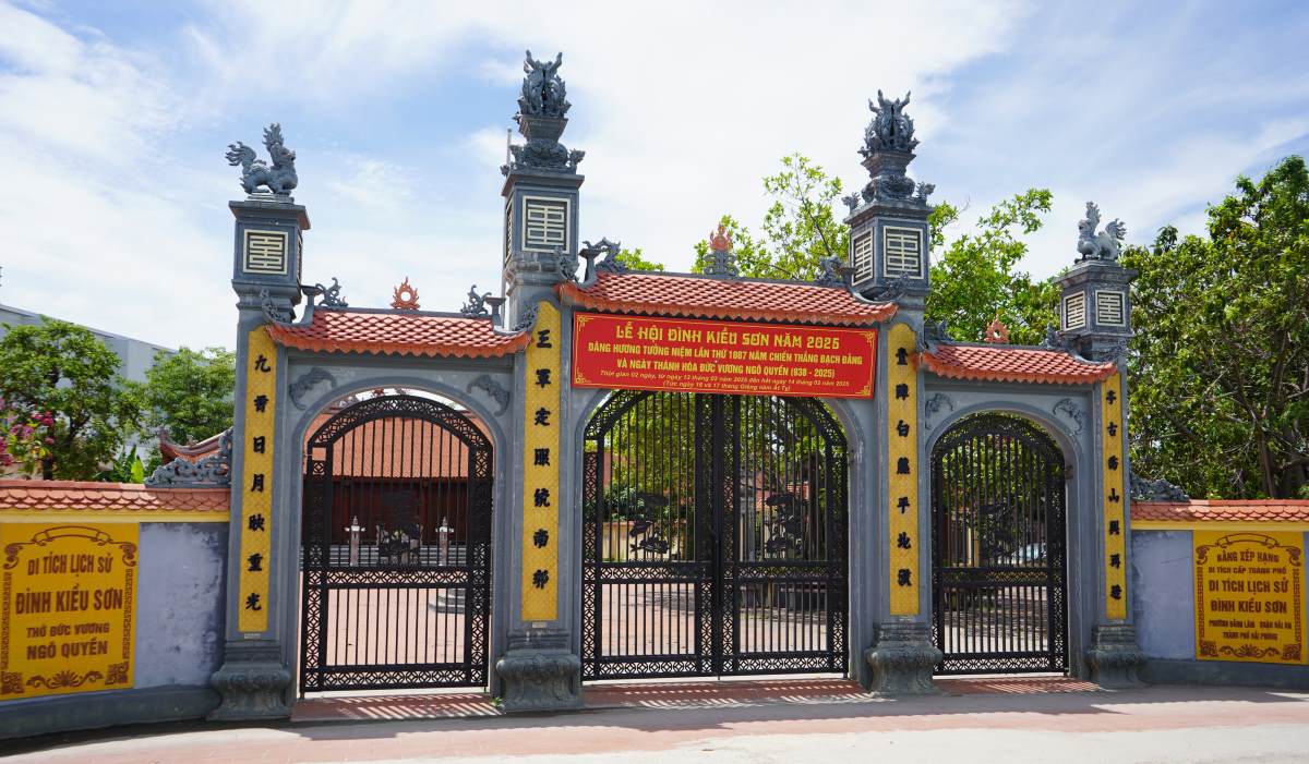 Nghi mon dinh Kieu Son theo kieu tu dong tru truyen thong. Ảnh: Mai Dung