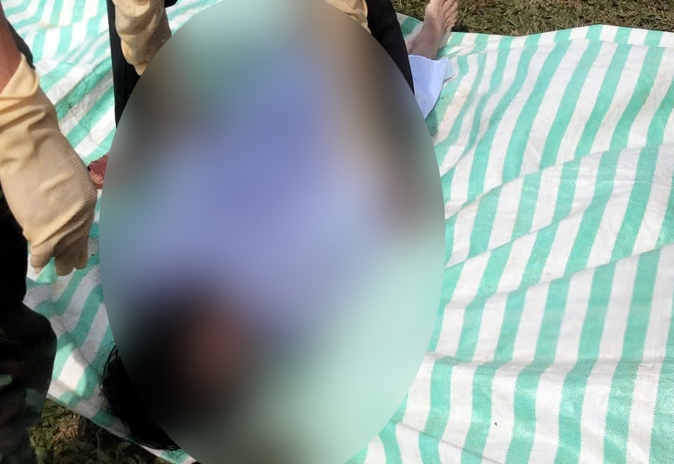 Una de las 4 personas desaparecidas en Quang Binh fue encontrada en la tarde del 14 de junio. Foto: Hoang Duan