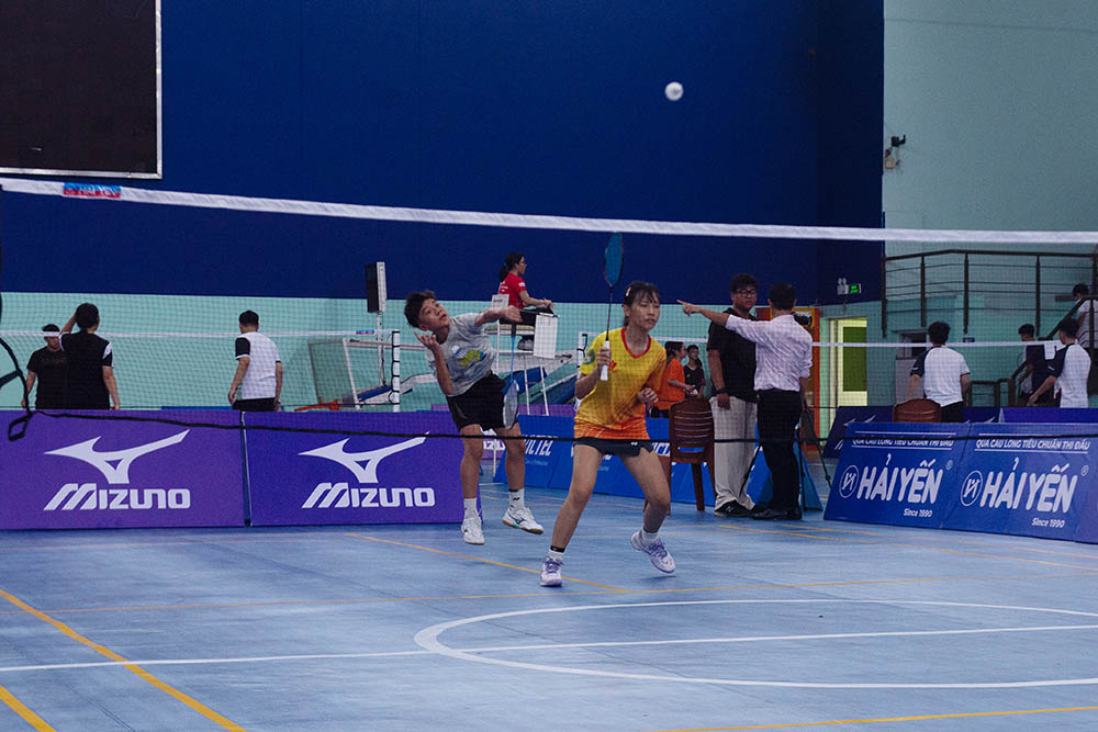 The matches in the "I want to play badminton" tournament are of high professional quality. Photo: Chi Chi