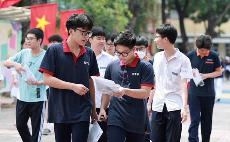 Candidates taking the 10th grade public high school exam in Hanoi in 2025. Photo: Hai Nguyen