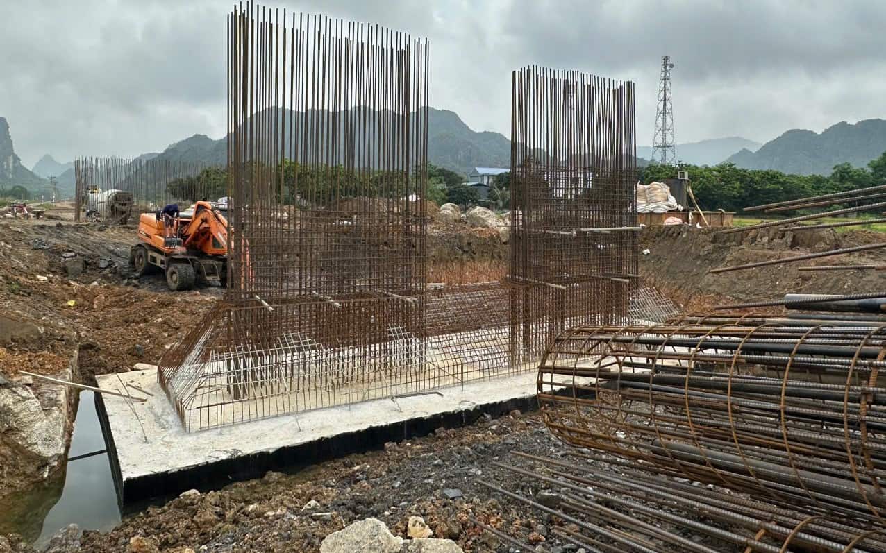 El alto precio de los materiales de construccion ha afectado el progreso de la construccion de las obras en la provincia de Son La. Foto: Nguyen Truong