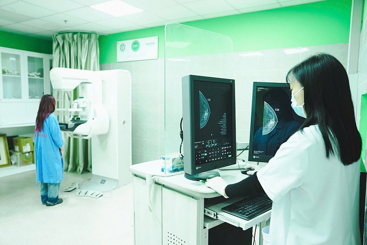 Cancer detection test at Bach Mai Hospital. Photo: Thanh Duong