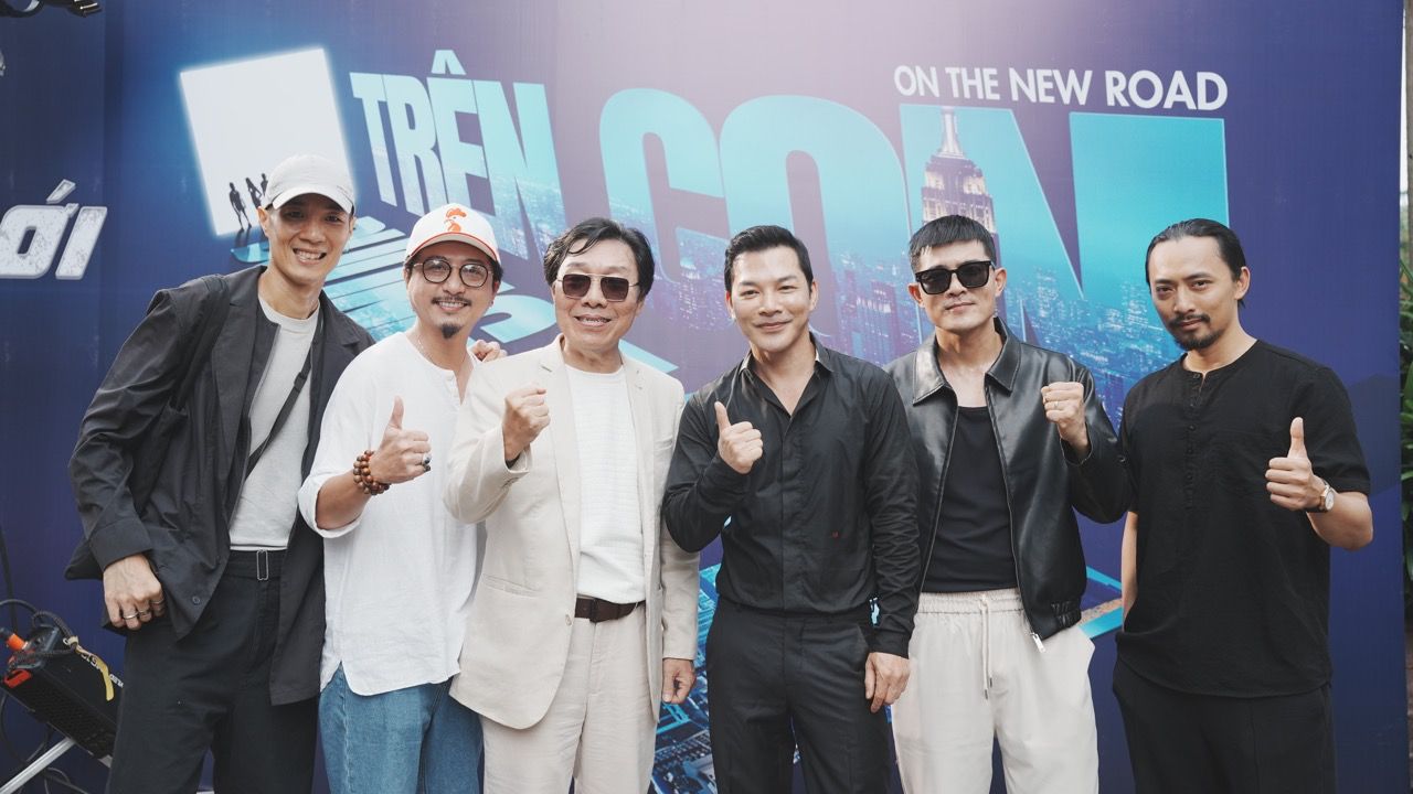 Quang Su (2nd from right) and the film crew. Photo: Provided by the film crew.