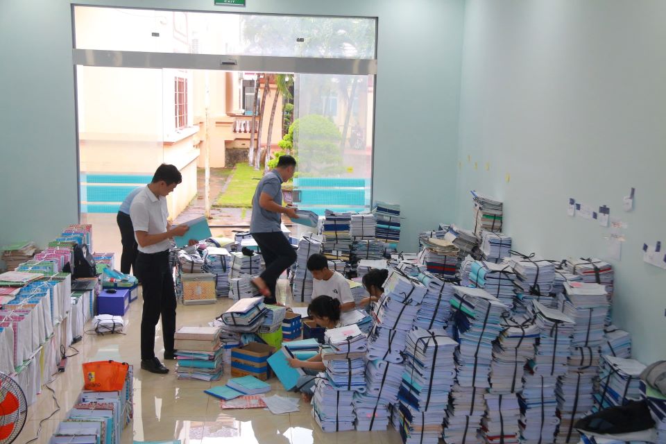 Las unidades se apresuran a organizar registros y prepararse para que las autoridades comunales comiencen a operar desde 1.7. Foto: Poesia
