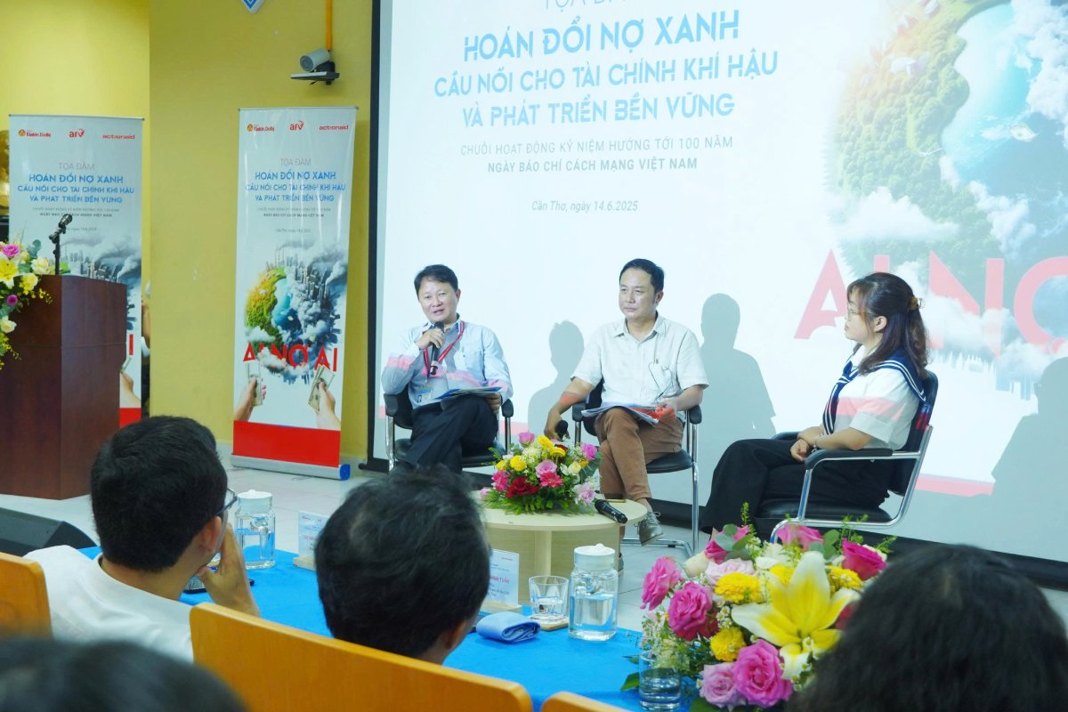 Anh: Ta Quang