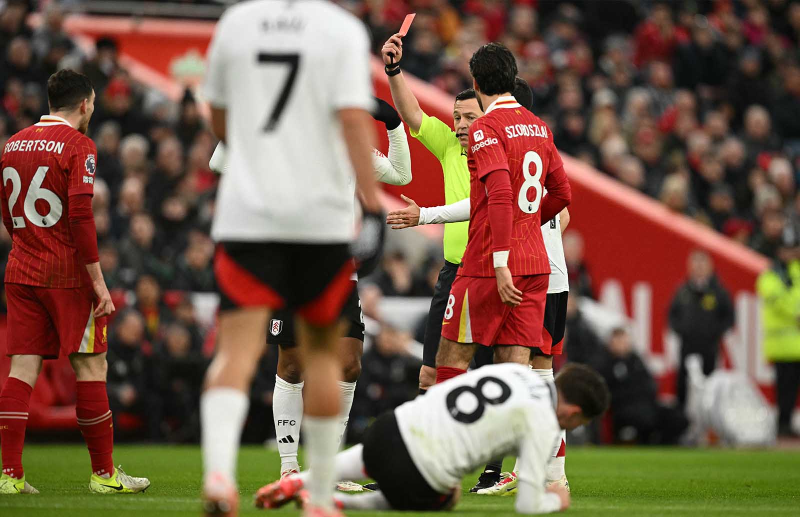 Du doi khi qua mau lua nhung Andry Robertson luon la mot trong nhung thu linh tinh than dang tin cay cua Liverpool. Anh: AFP