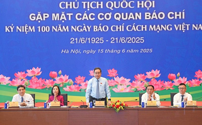 Politburo member and National Assembly Chairman Tran Thanh Man spoke at the meeting with press agencies. Photo: Lam Hien