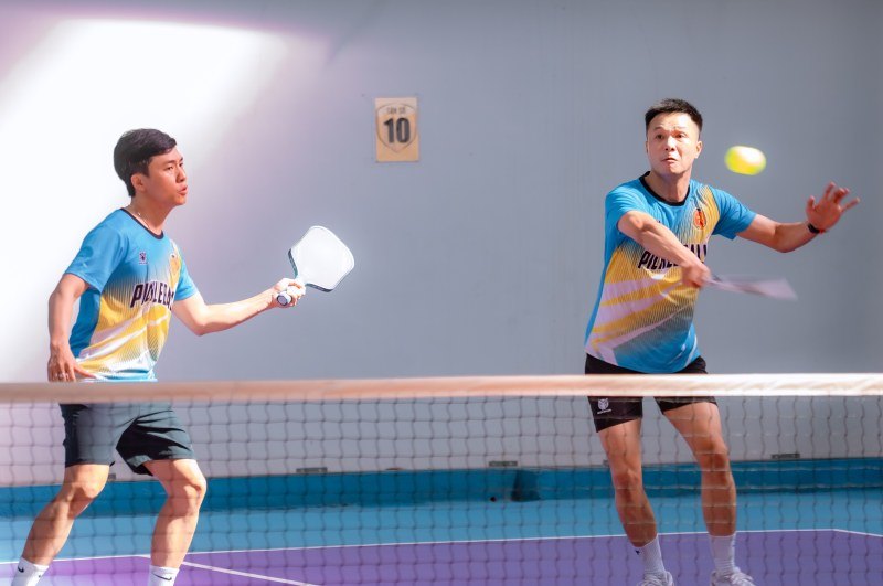 Cac van dong vien thi dau Pickball. Anh: Duc Long