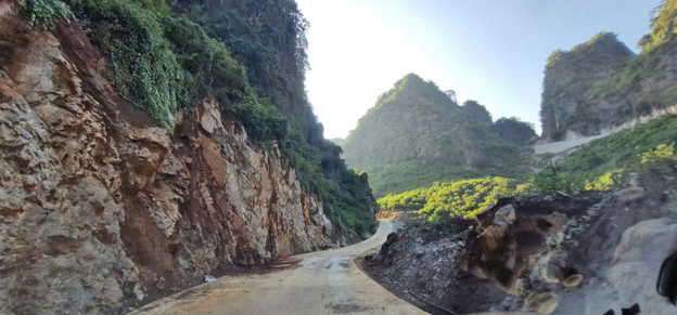 Cung duong xuyen nui mang theo hy vong cua nguoi dan 7 xa sau deo. Anh: Thuong Nguyen