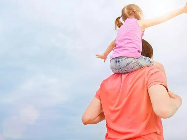 Hay muchas historias significativas del Dia del Padre. Foto: Xinhua