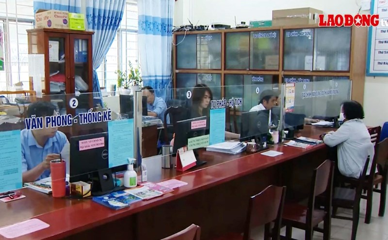 cong tac thanh lap to chuc bo may co quan chuyen mon, don vi su nghiep, bo tri doi ngu can bo, cong chuc, vien chuc nguoi lao dong tai UBND xa, phuong