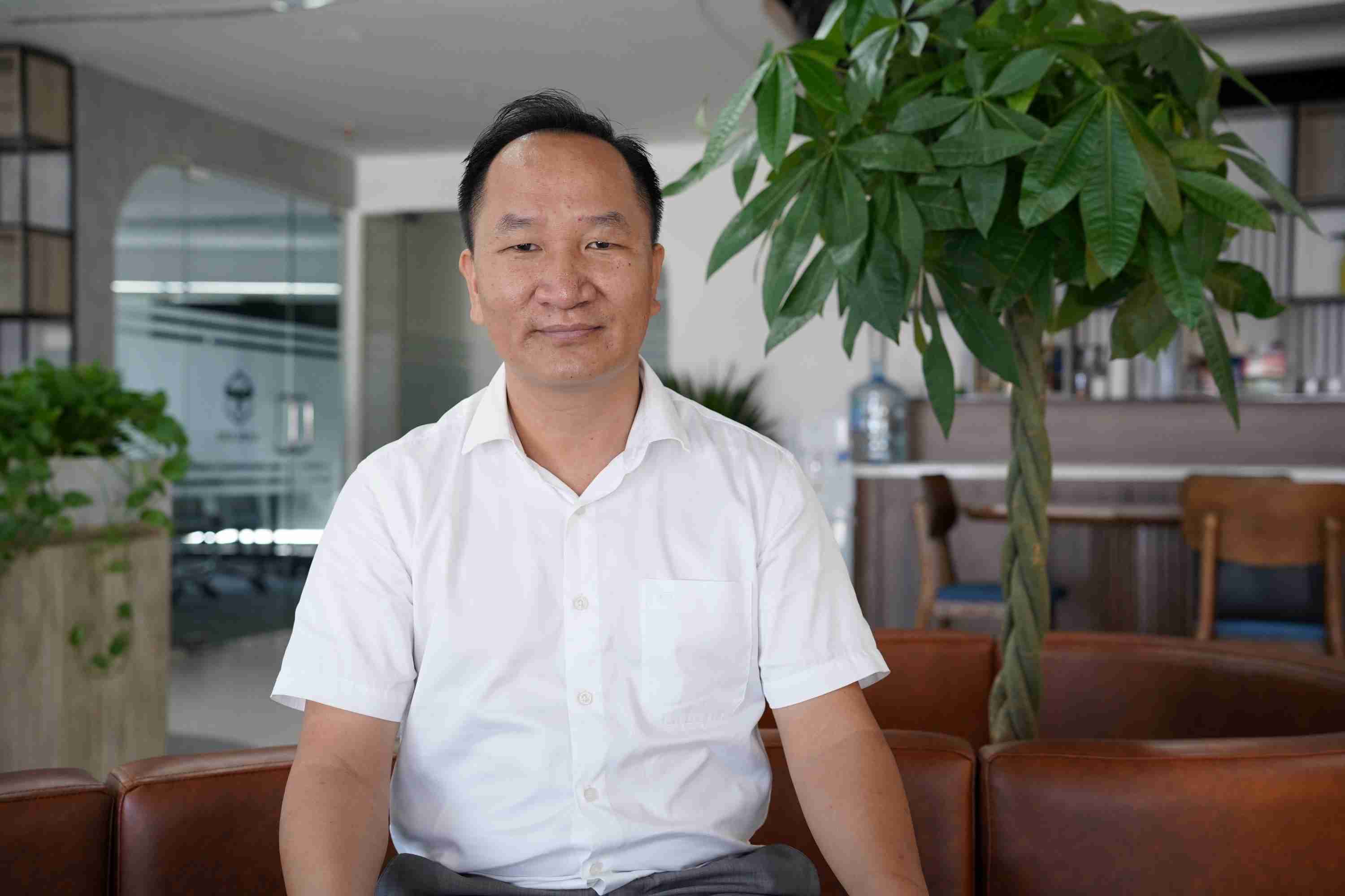 Ong Pham Duc Toan – Tong Giam doc Cong ty Co phan Dau tu va Phat trien Bat dong san EZ (EZ Property) - nhan dinh, viec bo giay phep xay dung la huong di dung dan. Anh: Nhu Ha