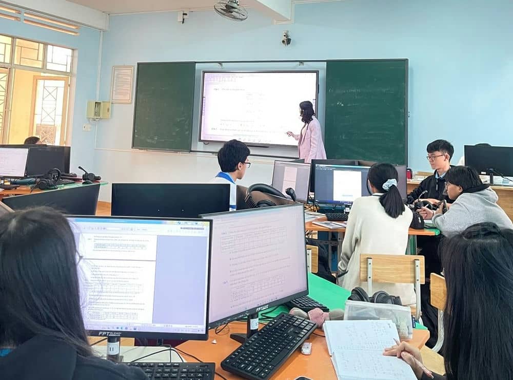 In 2025, Gia Lai will supervise the management and use of teaching equipment purchased from central and local public service funds. Photo: Tra My