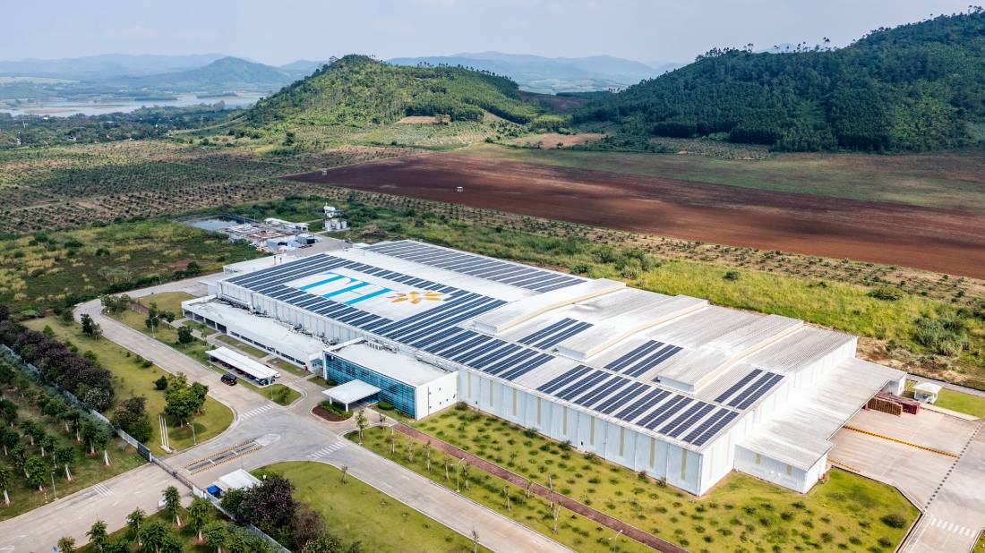 Cong ty TNHH Nuoc tinh khiet Nui Tien, mot trong hai don vi cua TH da dat trung hoa carbon theo tieu chuan PAS 2060 do Control Union (Duc) chung nhan.